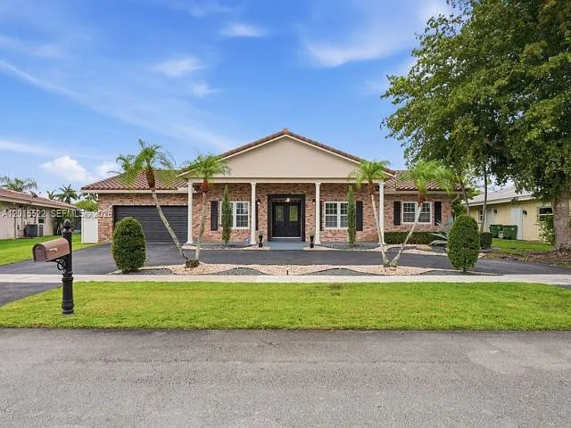 16530 Lake Tree Dr — Photo 13
