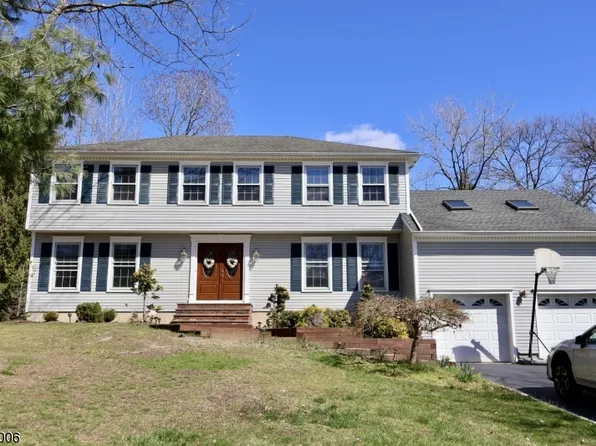 29 Forest Way, Hanover Twp., NJ 07950