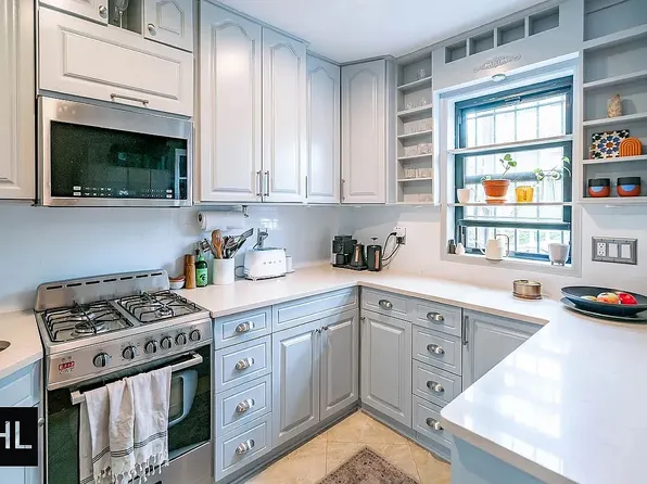 188 Hall St APT 2, Brooklyn, NY 11205