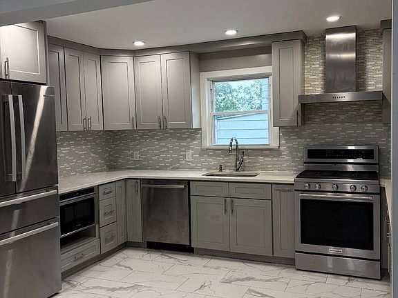 4th image of 5240 Leith Pl