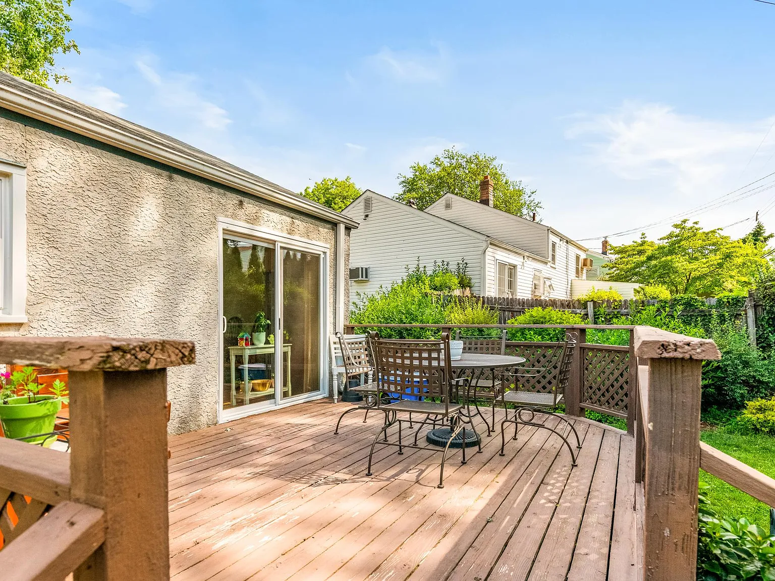 3 bed, 1.5 bath, 1660 sqft, $3,500 — Photo 3