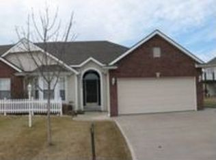 4802 Ashbey Dr, Saint Joseph, MO 64506