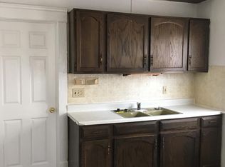 946 Nathaniel Rd #UP, Cleveland, OH 44110