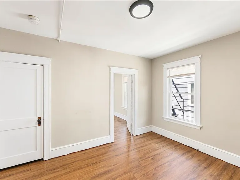 425 Wood Ave #427 — Photo 11