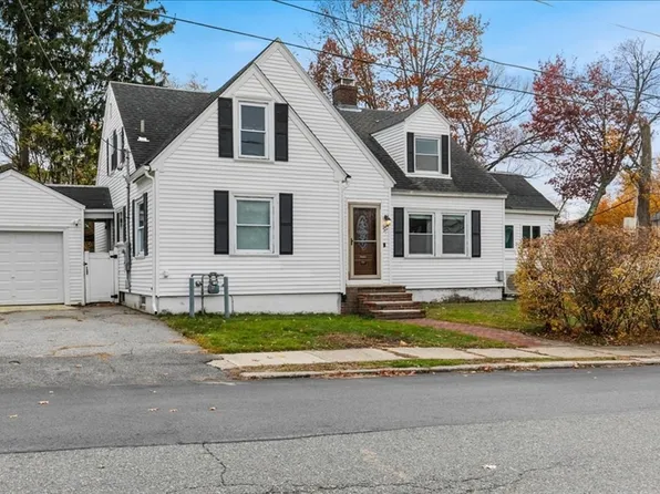 35 Hardy St, Methuen, MA 01844