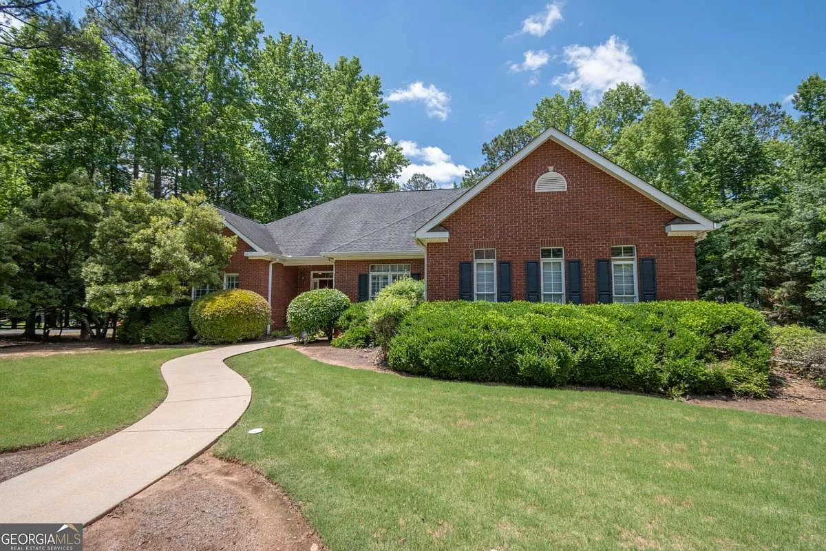 1040 Saint Andrews Ct photo 1