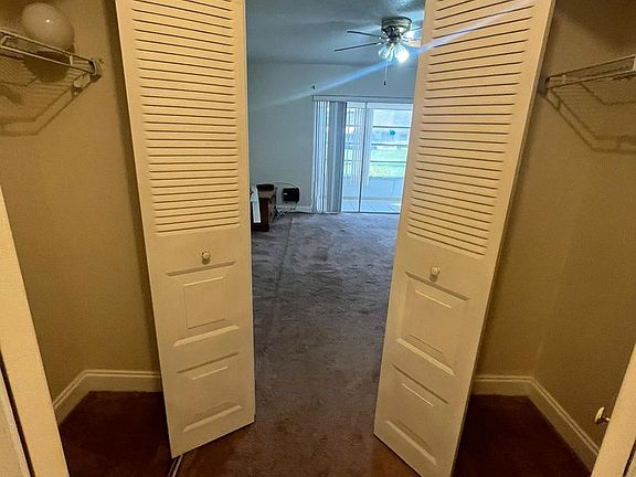 3rd image of 20 Abbey Ln APT 105