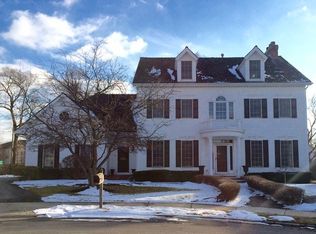 909 Winslow Cir, Glen Ellyn, IL 60137