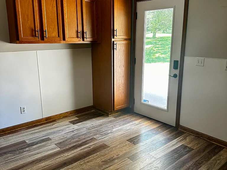 8100 E Mount Hope Rd — Photo 24