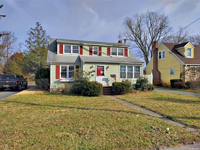 610 Ostrander Avenue, Riverhead, NY, 11901