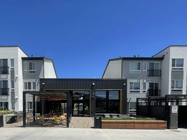 Moline at Stapleton — Photo 7
