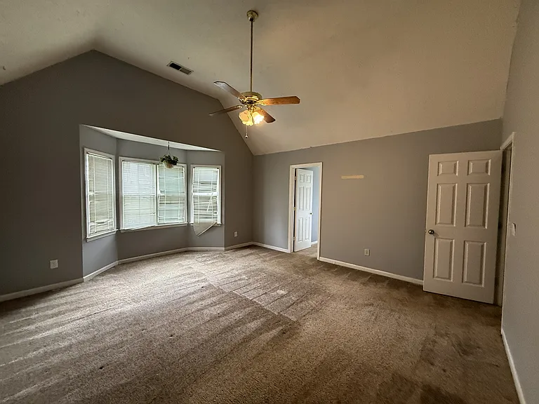 1190 Hunters Creek Ct — Photo 12