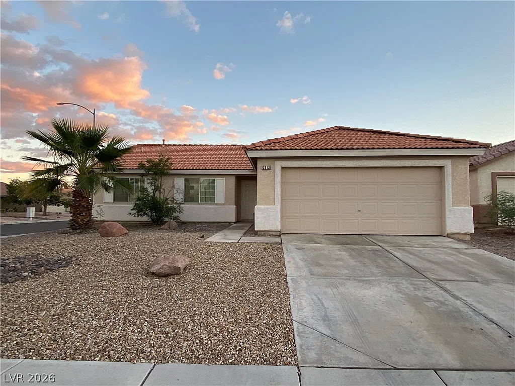 3 bed, 2.0 bath, 1141 sqft, $1,895 — Photo 1