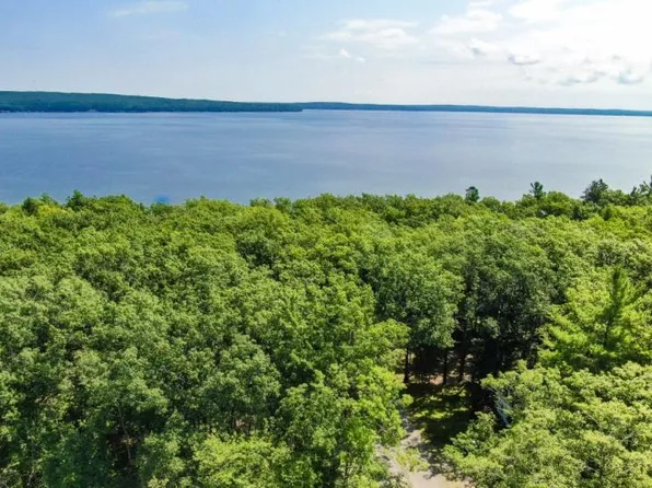 1985 Hiawatha Trl, Hubbard Lake, MI 49747