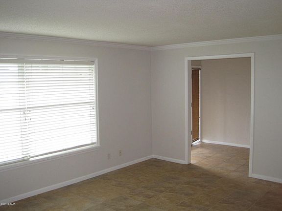 4th image of 143 Sandcastle Dr
