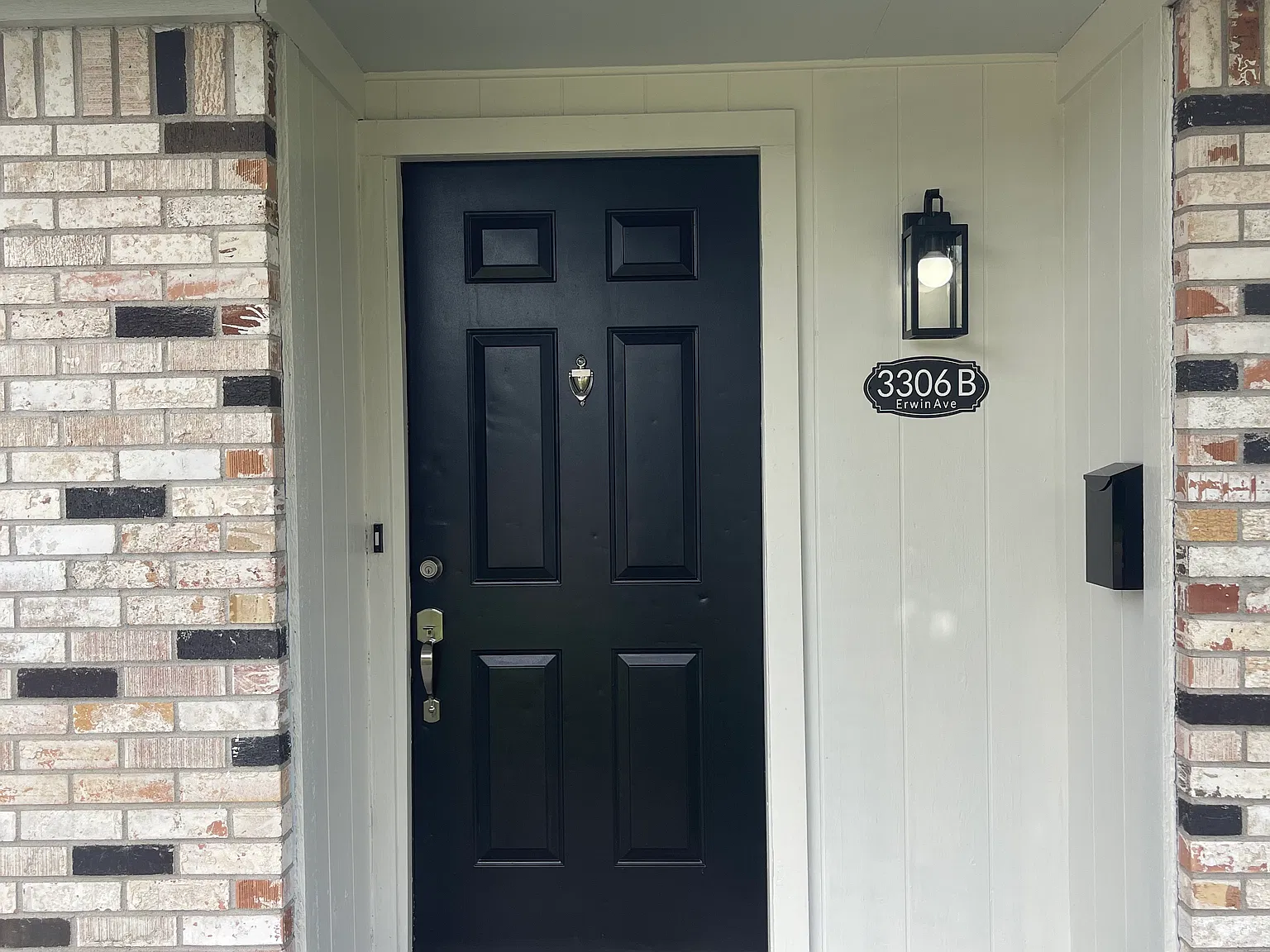 3 bed, 1324 sqft, $1,650 — Photo 2