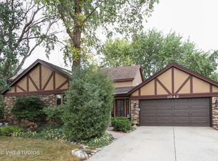 1042 Cedar Crest Dr, Crystal Lake, IL 60014