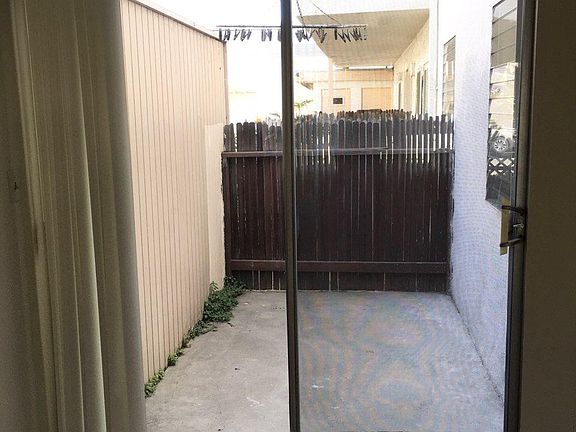 5th image of 2128 W 157th St