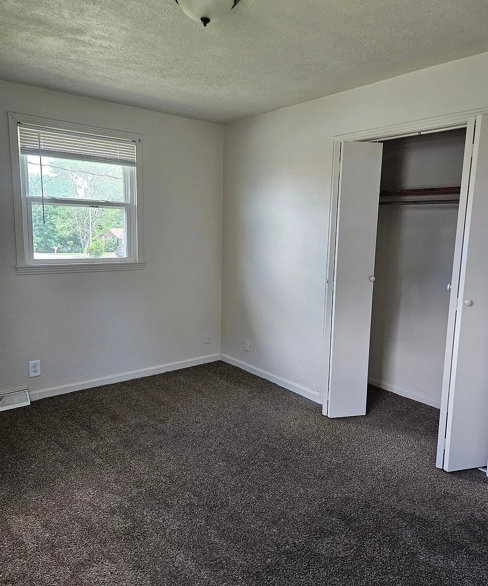 3 bed, 1.5 bath, 1123 sqft, $1,400 — Photo 4