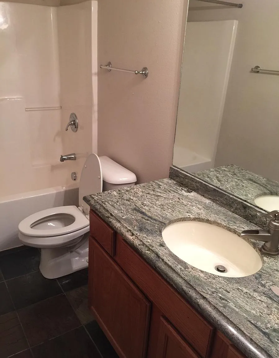 3 bed, 1300 sqft, $1,500 — Photo 3