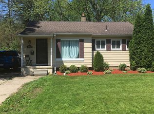 22815 Power Rd, Farmington, MI 48336