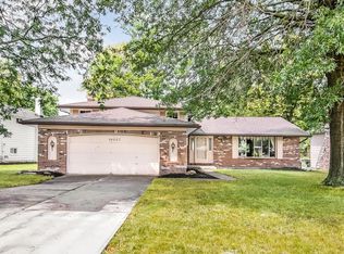 16027 Squirrel Hollow Ln, Strongsville, OH 44136