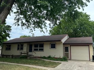 206 W 3rd St, Schaller, IA 51053