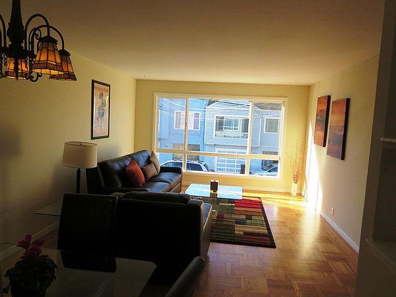 3rd image of 465 Castle St