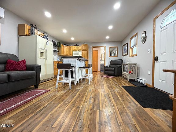 2nd image of 605 3rd St