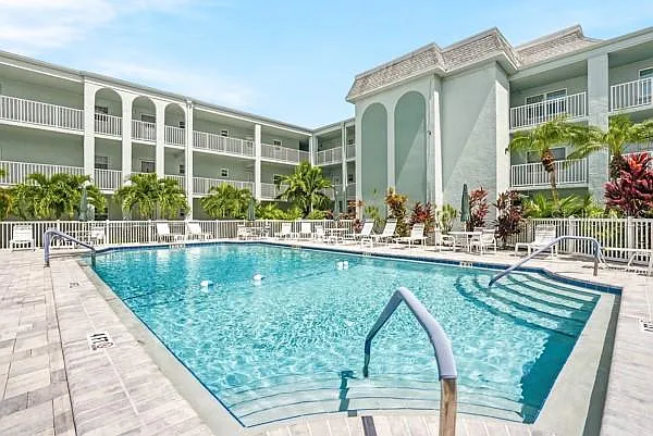 1706 Belleair Forest Dr #136 — Photo 33