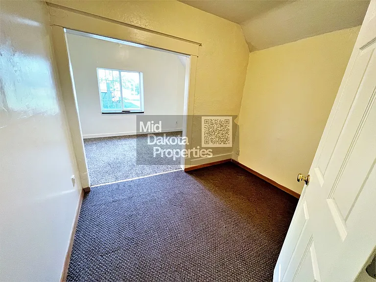 504 W 2nd Ave — Photo 19