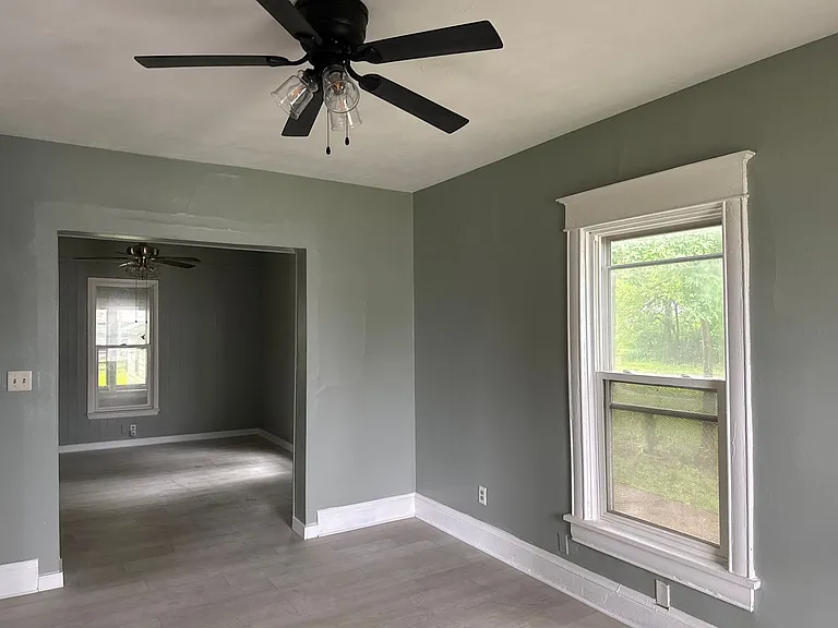 2344 N Peoria Rd — Photo 2