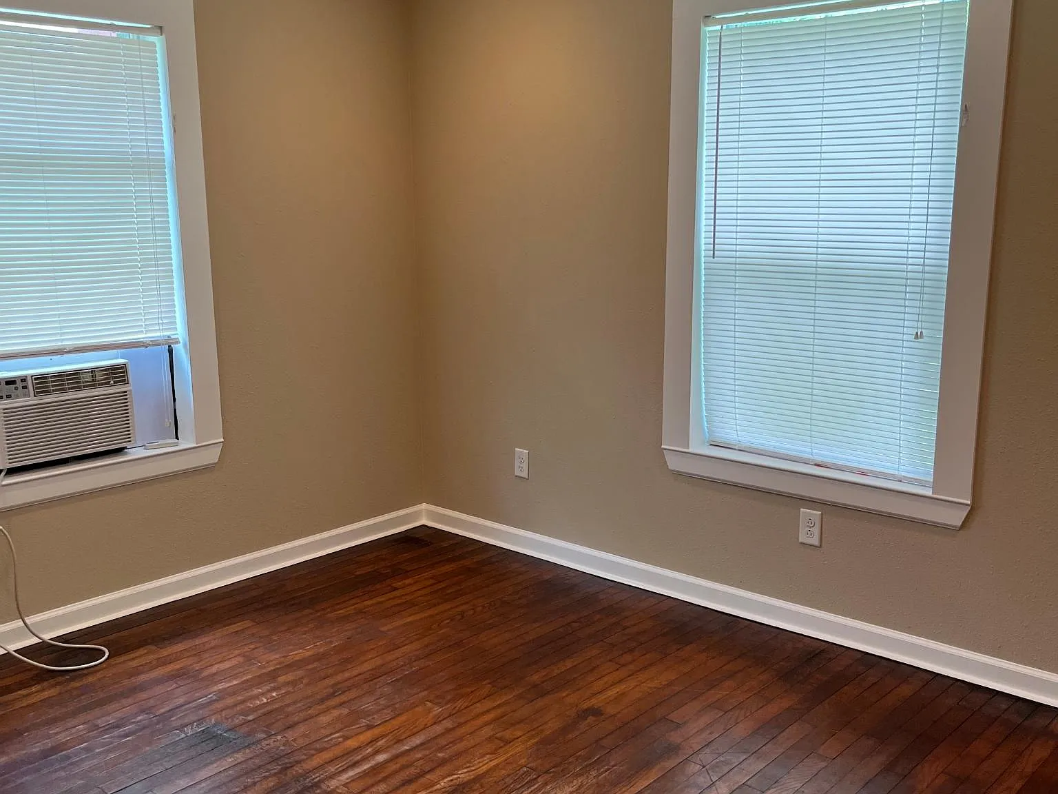 6117 Octavia St — Photo 4