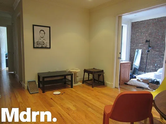 Rented by Mdrn Residential | media 10