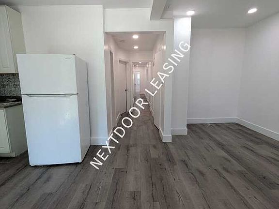 4th image of 28 E 47th St #1M
