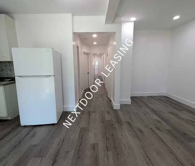 28 E 47th St #1M — Photo 4