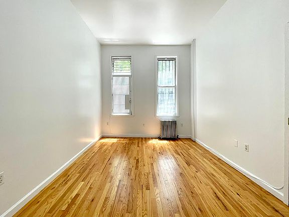 3rd image of 221 Suydam St APT 1R