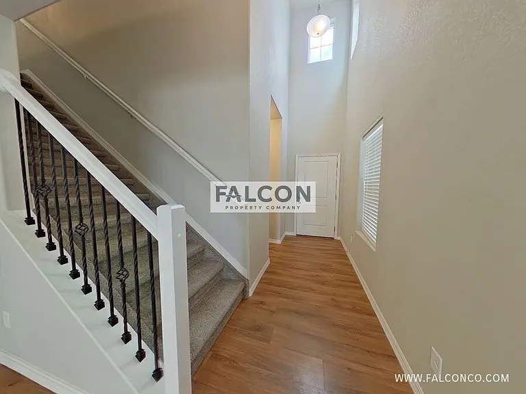 4271 Samaritan Loop — Photo 2