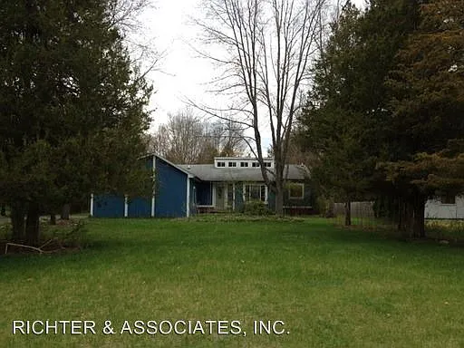 3255 McCluskey Dr photo 1