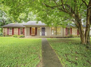7902 Barbour Manor Dr, Louisville, KY 40241