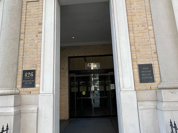 5th image of 426 University Ave #3910