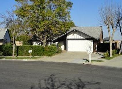 2nd image of 14723 Bluebell Dr