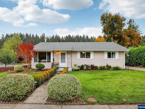 1019 S Water St, Silverton, OR 97381