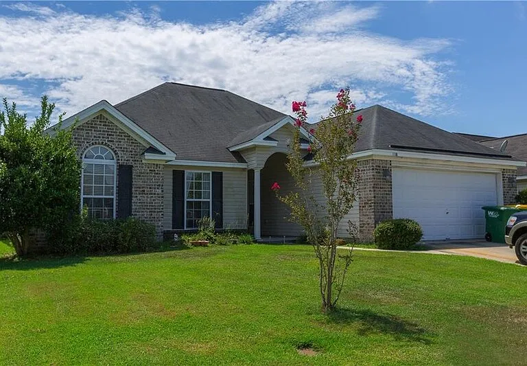 258 Lancaster Way — Photo 3