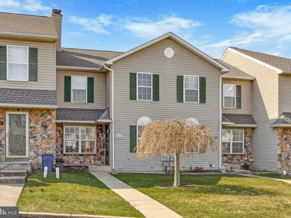 1223 Pin Oak Dr, Perkiomenville, PA 18074