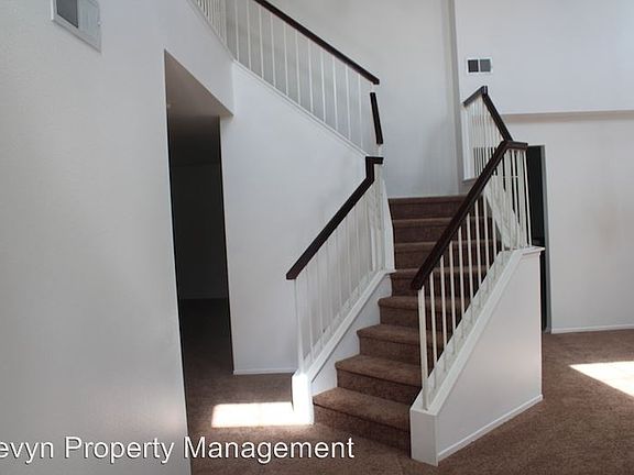 4th image of 3329 Clover Pl