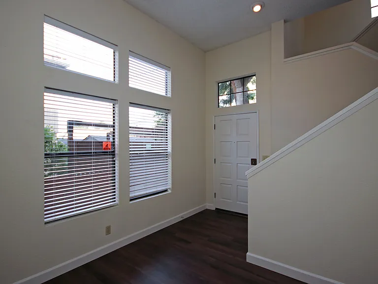 416 N Bushnell Ave #F — Photo 3