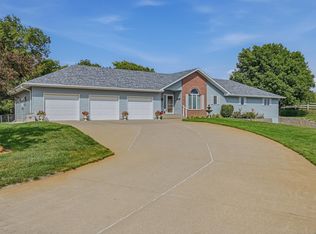 4440 Lost Meadows Rd, Sioux City, IA 51108