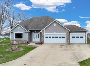 8105 Astoria Hl, Fort Wayne, IN 46835