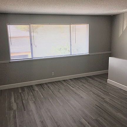 2nd image of 1452 Dorothy Ave Unit 4